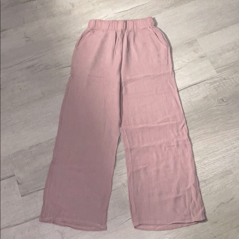 High-waisted pants